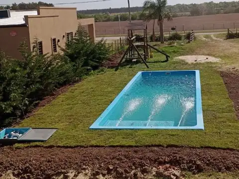 Casa 4 ambientes con 2 baños