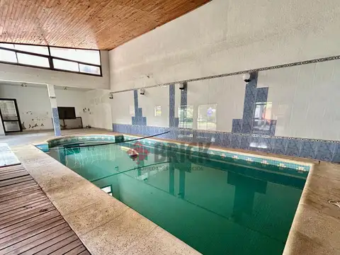 Casa en Venta con 4 cocheras