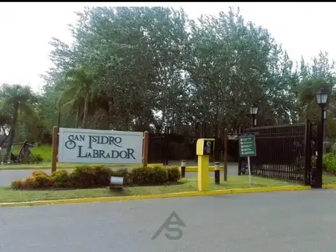 Excelente lote en venta en Barrio San Isidro Labrador