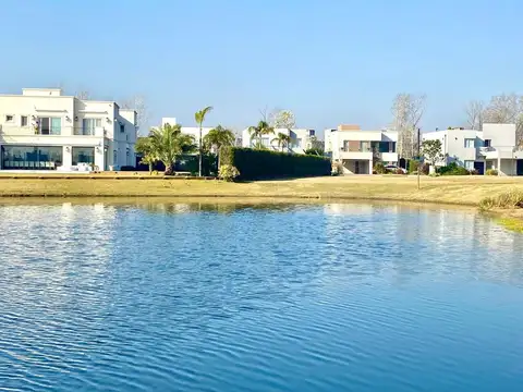 LOTE VENTA BARRIO LOS TRONCOS VISTA A LAGUNA BEGUI
