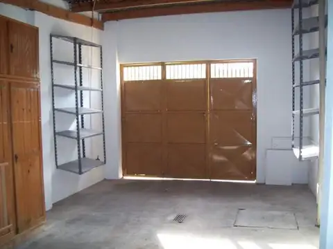 Casa en venta - 3 dormitorios 1 baño - cochera - 161mts2 - Bolívar