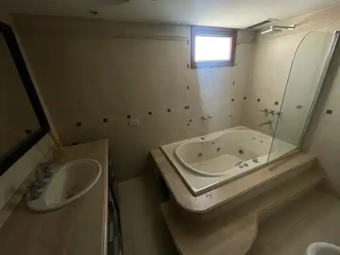 Casa en Venta en Remedios de Escalada, USD 260.000