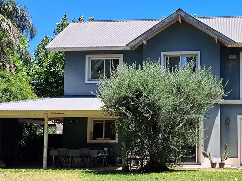 Casa en venta Barrio Bermudas, tres dormitorios
