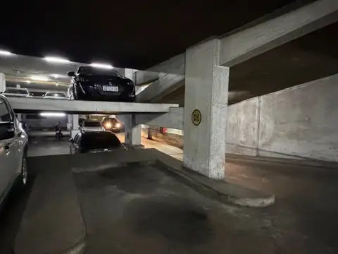 Cochera En Venta Edificio Sancor.