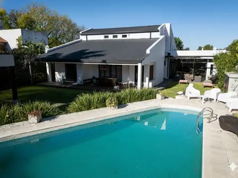 CASA EN VENTA GONNET