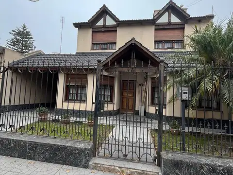 Avenida Sarmiento  al 1500