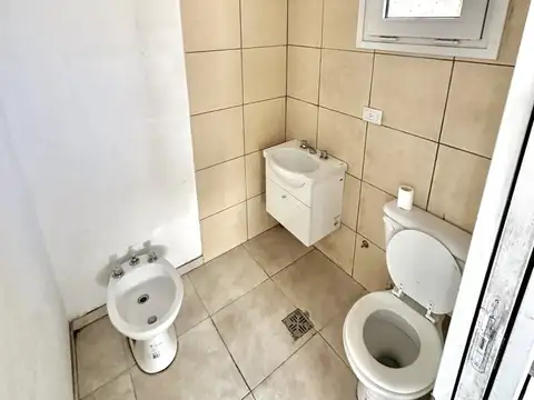 Local en Venta Via Púb.