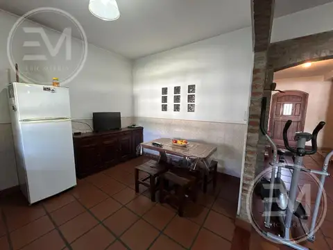 Casa 5 ambientes con 2 baños