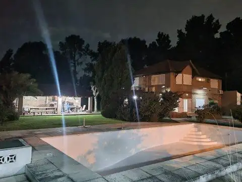 Casa en Venta 6 Ambientes en Moreno