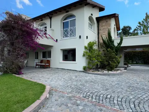 Oportunidad  Casa a la venta en el Lauquen