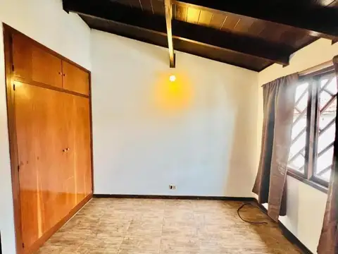 Depto Tipo Casa en Alquiler en Ramos Mejía, $ 450.000