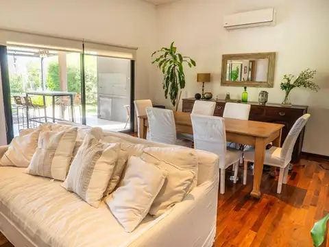 VENTA CASA 5amb B. SAN ISIDRO LABRADOR,DIQUE LUJAN