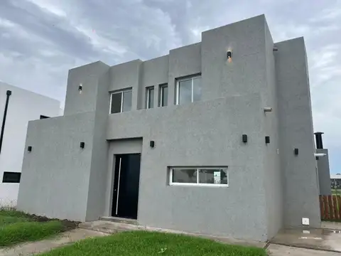 VENTA CASA 4 AMB ESTRENAR BARRIO SANTA LUCIA