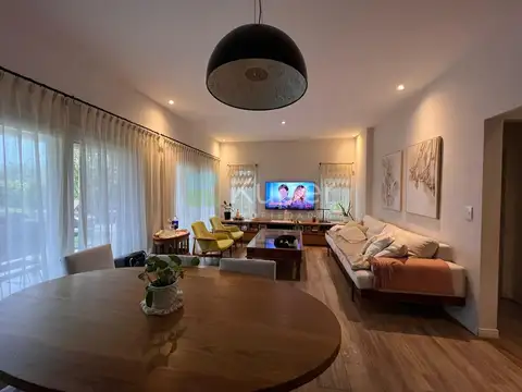 Casa 7 ambientes con 3 baños