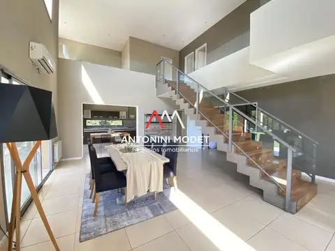 Casa en Alquiler de 3 dormitorios
