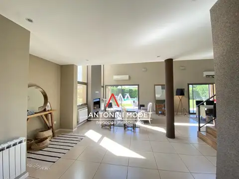 Casa 4 ambientes con 4 baños