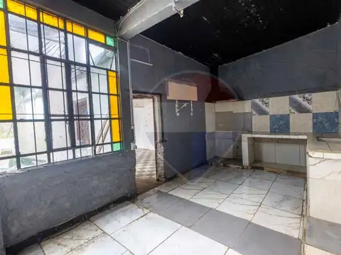 Casa 6 ambientes con 2 baños