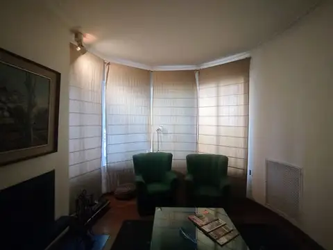 Casa 8 ambientes con 2 baños