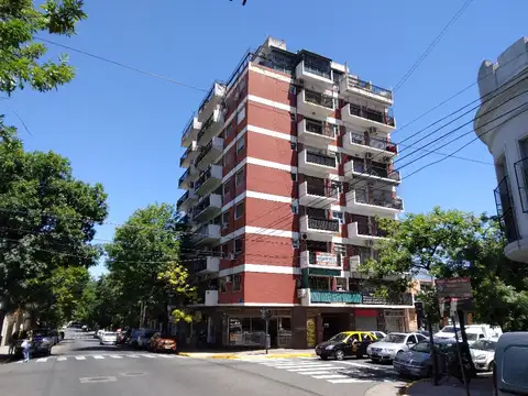 CATAMARCA y PAVON - próximo a la Estación INCLAN del subtre H