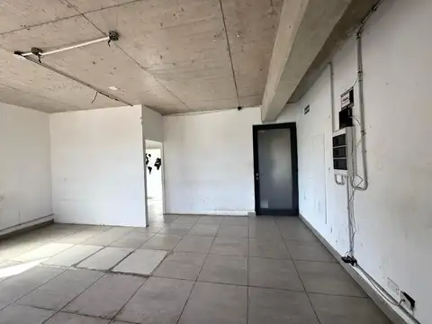 Oficina/ LOCAL en venta en el Centro Comercial Buenavista- con cochera