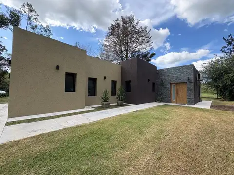 CASA EN VENTA EN CAMPANA