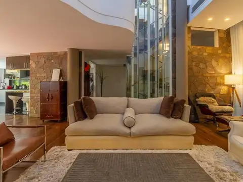 Casa 5 ambientes con 4 baños