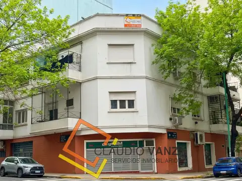 VENTA – Monoambiente luminoso con cocina independiente y acceso a terraza en Belgrano