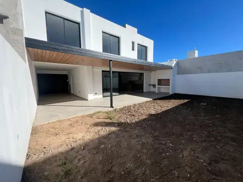 Casa en Venta al Oeste