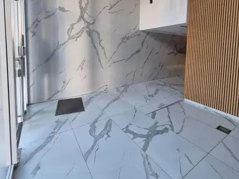 Av. Mosconi 2500, Piso 8
