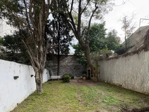 VIVI COMO EN UNA CAS EN UN DEPTO DE 2 AMB Y MEDIO PB C/ESPECTAC JARDIN