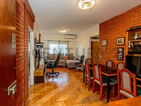 Av Alvarez Thomas 3200, Piso 2
