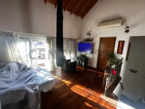 Casa 9 ambientes con 3 baños