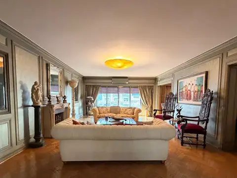 Venta departamento de categoría Recoleta