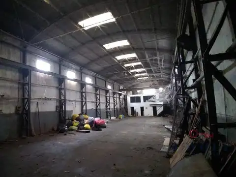 Galpon en Venta 50  mts Fondo