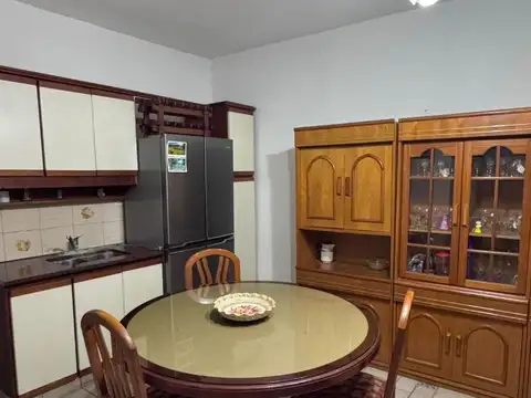 Casa 4 ambientes con 3 baños