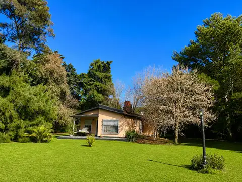 VENTA CASA 4 AMB CON PILETA Y QUINCHO- EL REMANSO-