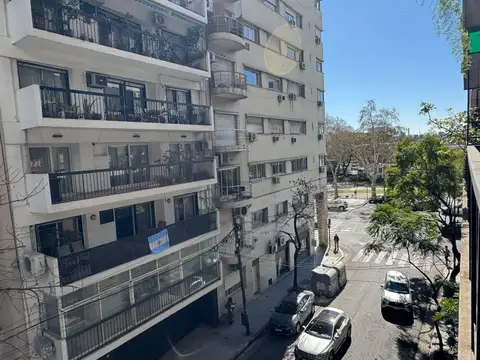 Alquiler departamento 4 ambientes con balcón en Recoleta