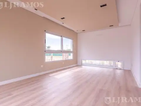 casa en lote esquina Nativas  MB Avenida de los lagos