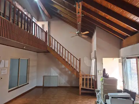 Casa 4 ambientes con 2 baños