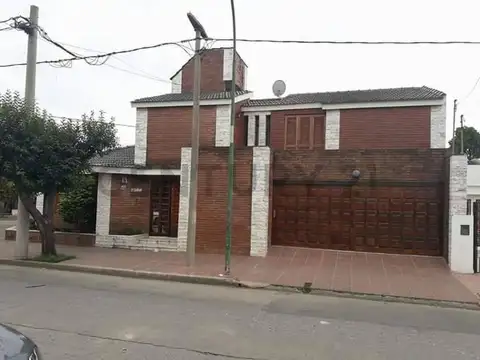 Padre Luis Monti 3400