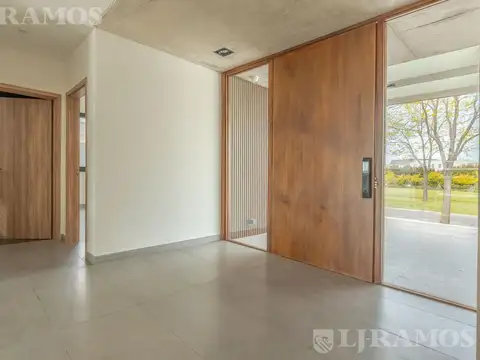 Casa 6 ambientes con 6 baños