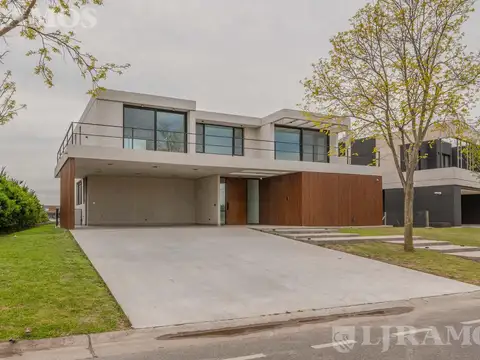 Casa en Venta de 5 dormitorios