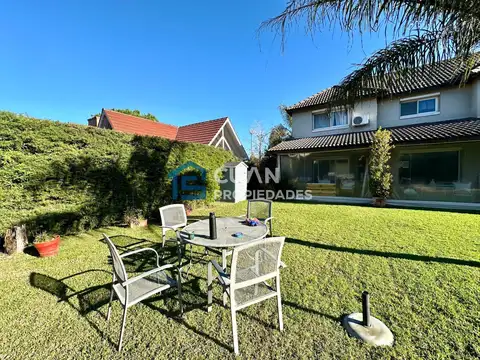 Casa 5 ambientes con 3 baños