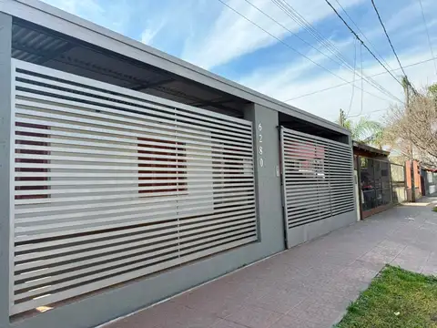VENTA CASA 3 DORMITORIOS BARRIO CHATEAU CARRERAS