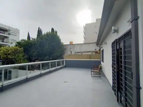 Impecable casa en venta en Villa del Parque de 5 dormitorios