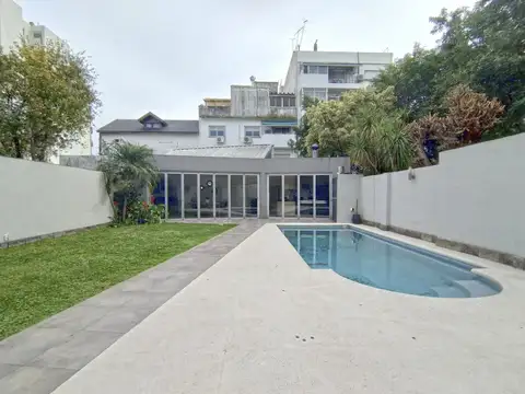 Impecable casa en venta en Villa del Parque de 5 dormitorios