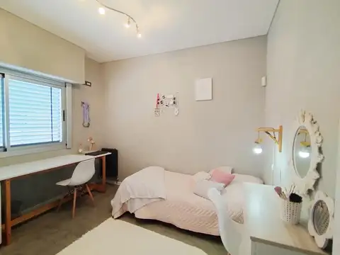 Casa 7 ambientes con 4 baños
