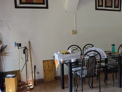 Casa en Gonnet sobre lote de 800 m2