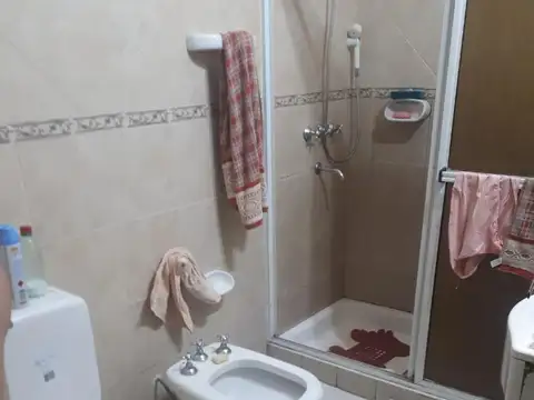 SE VENDE: JUAN B. JUSTO 1765. CASA DE DOS DORMITORIOS