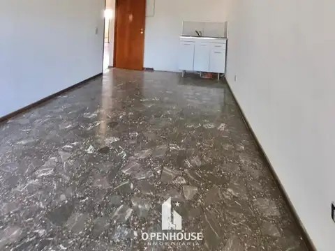 Casa 15 ambientes con 4 baños